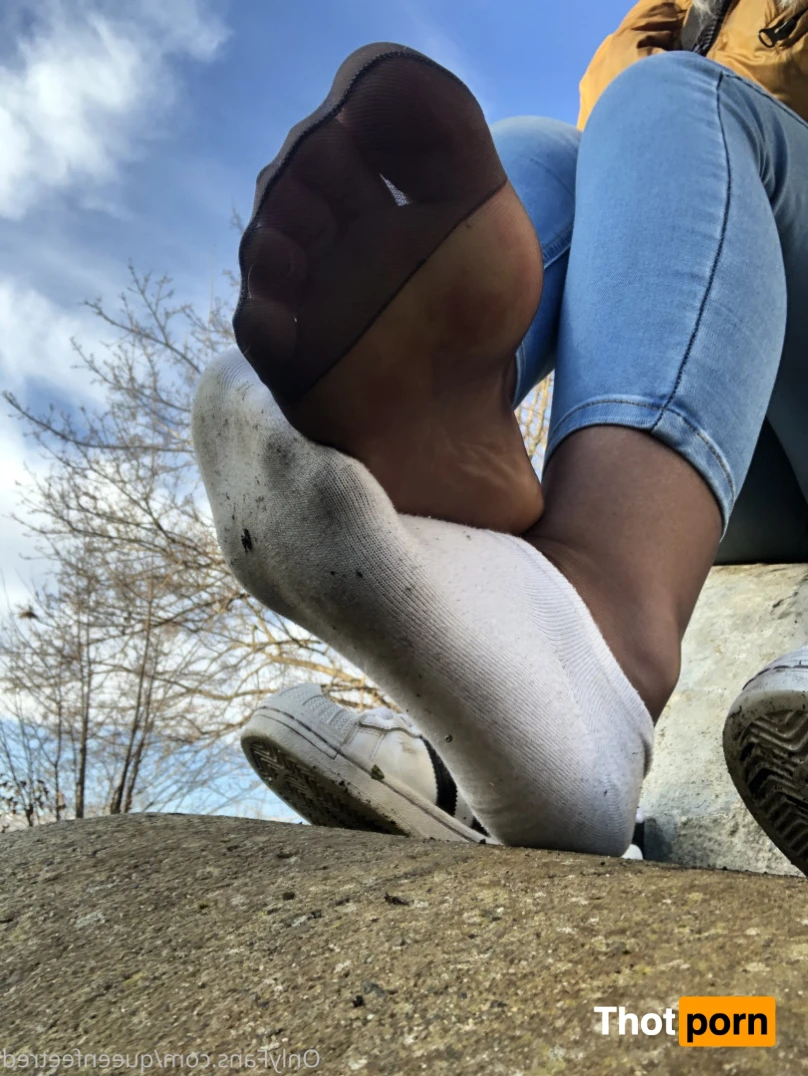 Queenfeetred 14232320