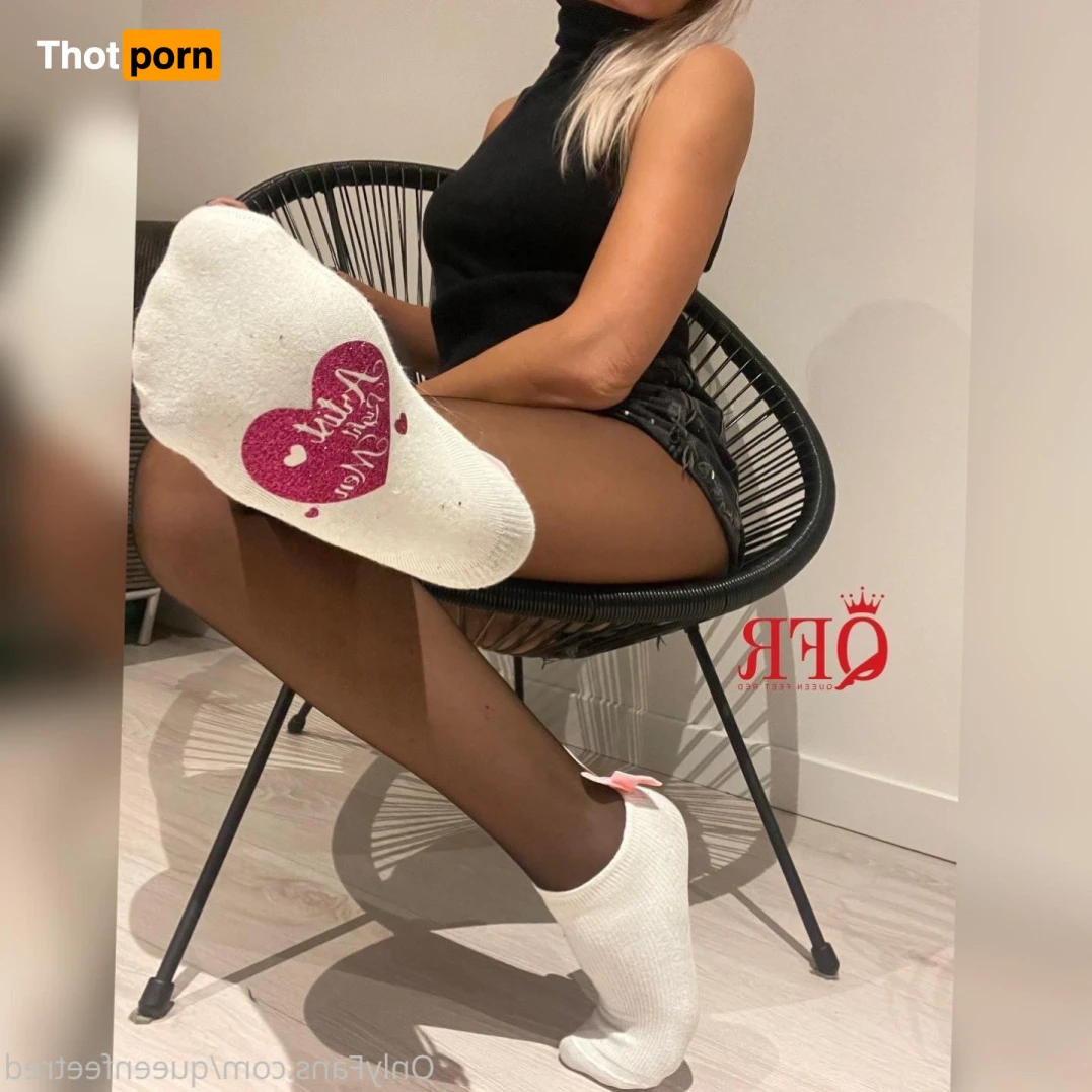 Queenfeetred 14232583