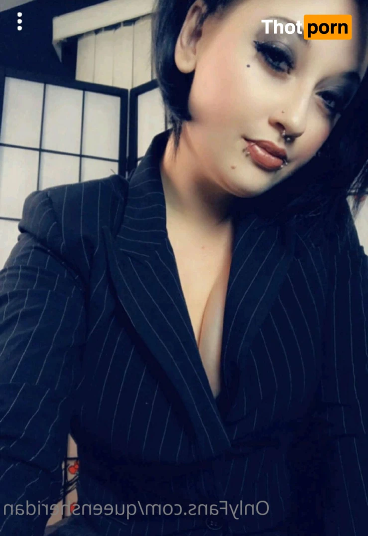 QueenSheridan 14115343