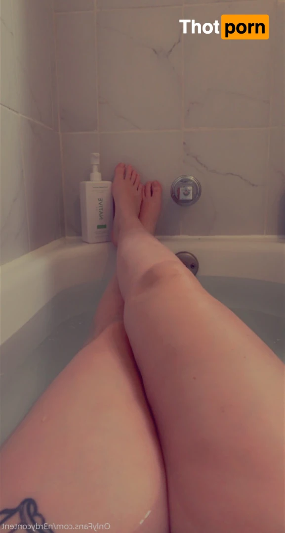 Rosebud 🌹 14081366