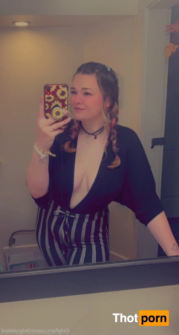 Rosebud 🌹 14081393