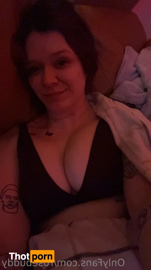 Rosebud 🌹 14081779