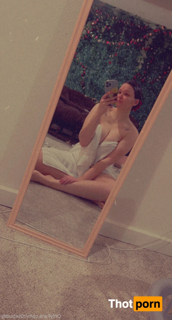 Rosebud 🌹 14081809