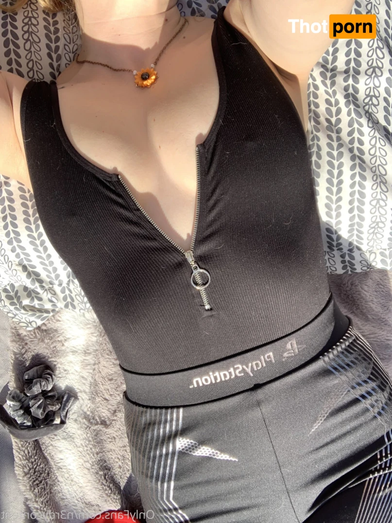 Rosebud 🌹 14081824