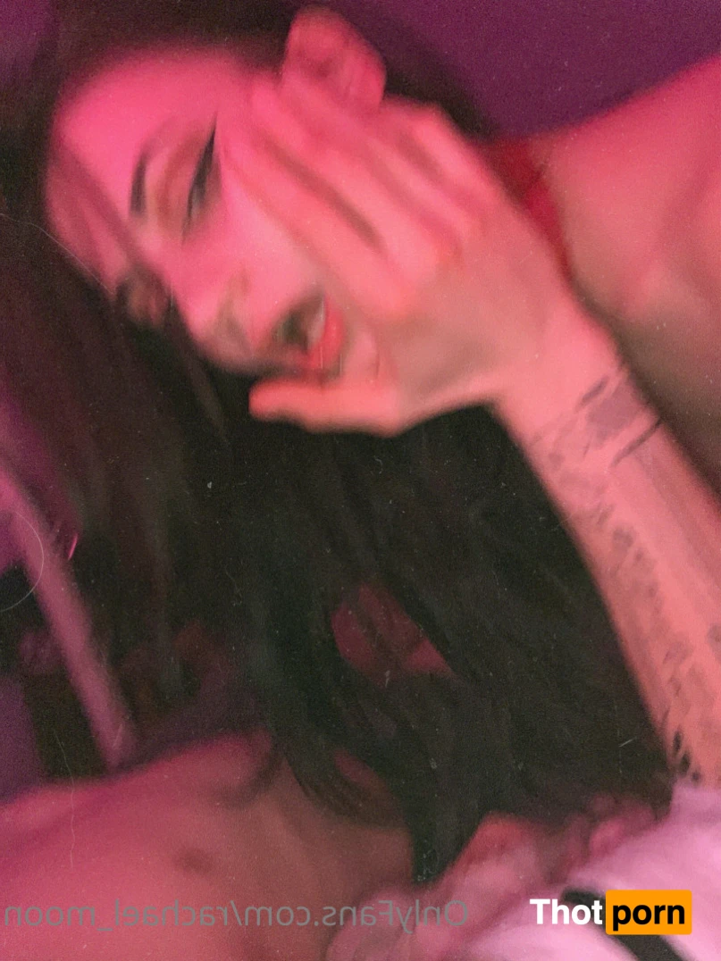 Rachael Moon 🌙 14076340