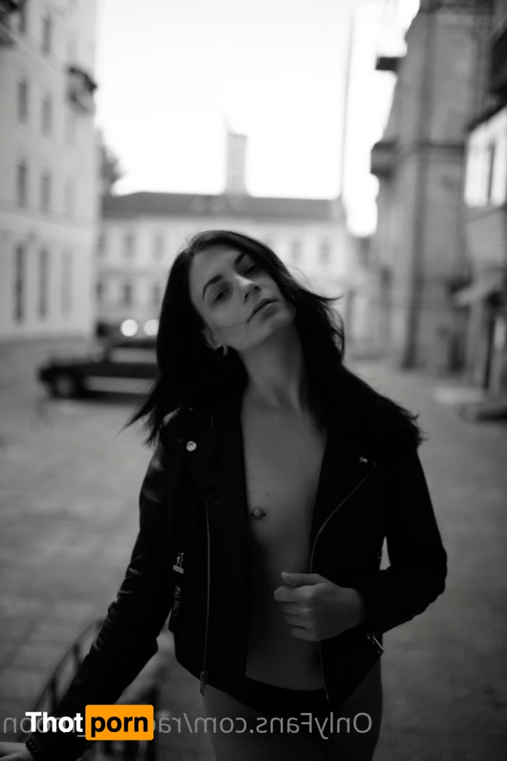 Rachael Moon 🌙 14076857