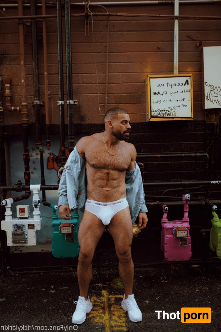 ricky larkin ♉️ 13447812