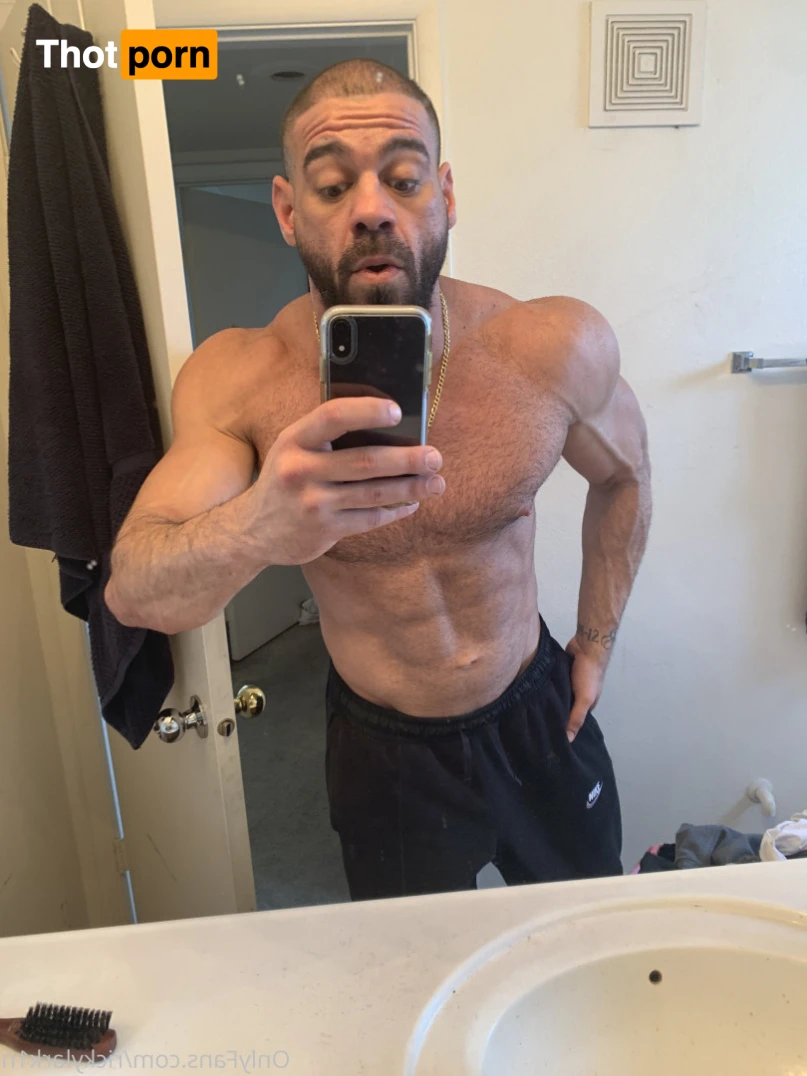 ricky larkin ♉️ 13447955