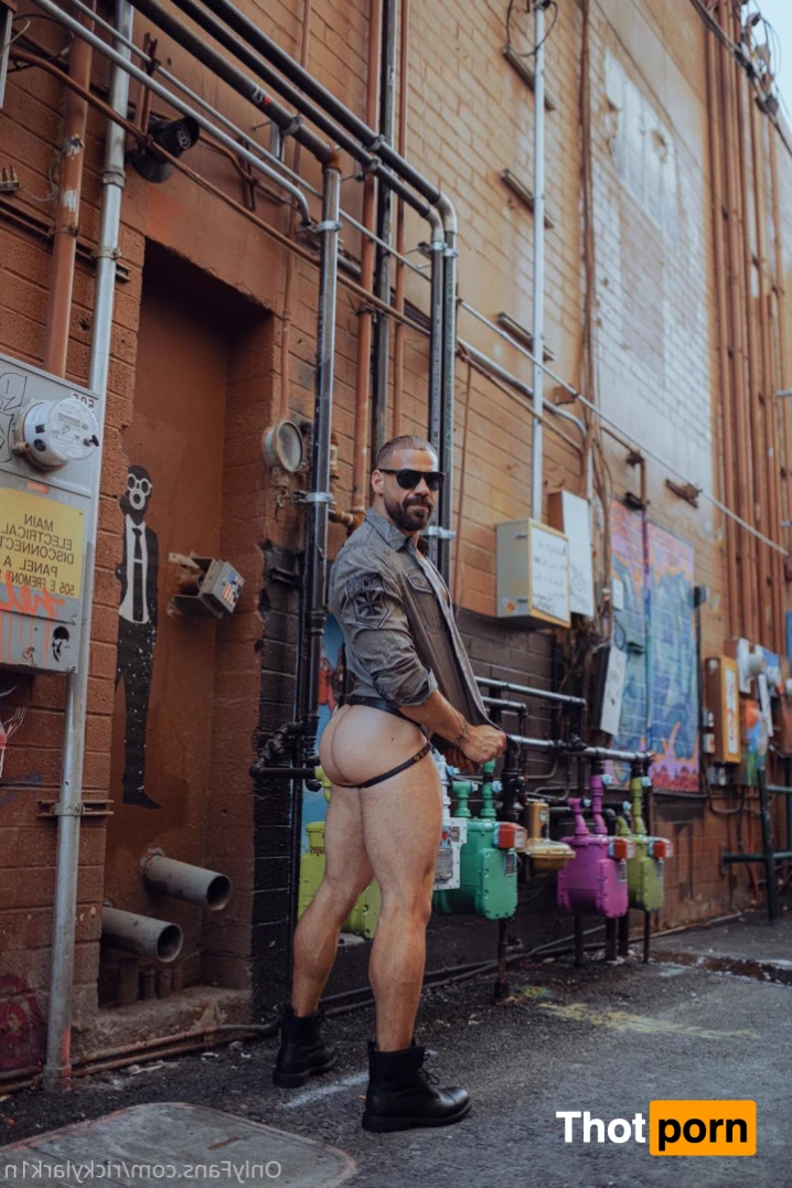 ricky larkin ♉️ 13449432