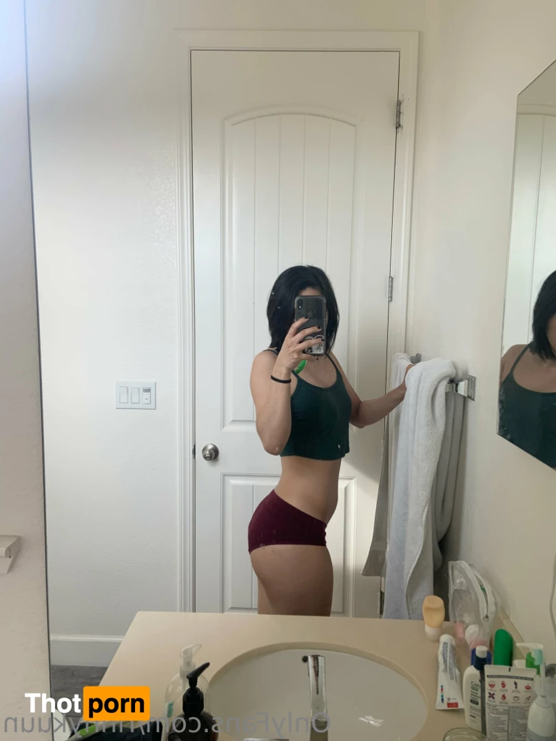 Rinny’s Video Store ♡ 13330021