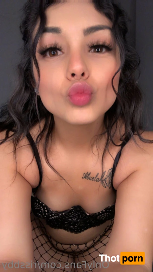 idontkissandtell 13323149