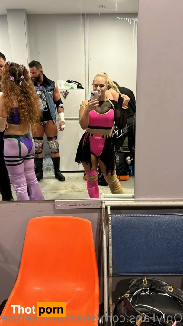 Shazza McKenzie 11433548