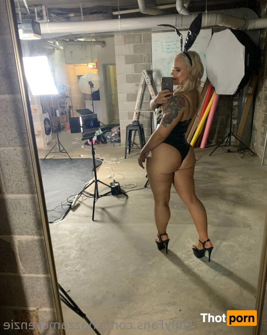 Shazza McKenzie 11433581