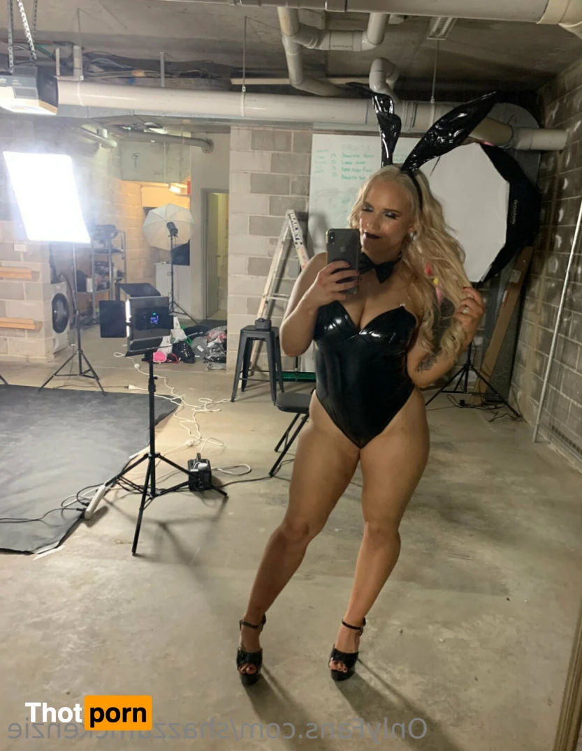 Shazza McKenzie 11433831