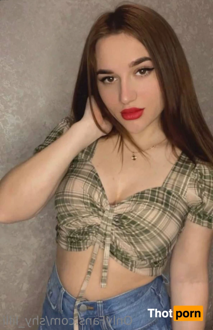 Pretty Lily 11281147