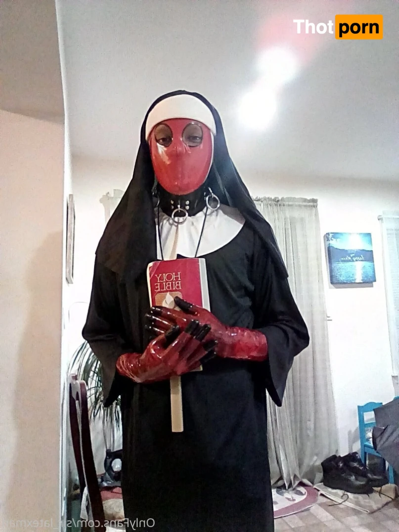 Sir_LatexMan 16472824