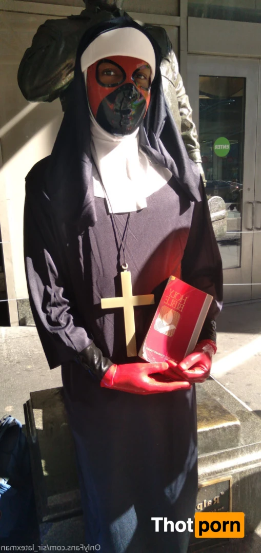 Sir_LatexMan 16472847