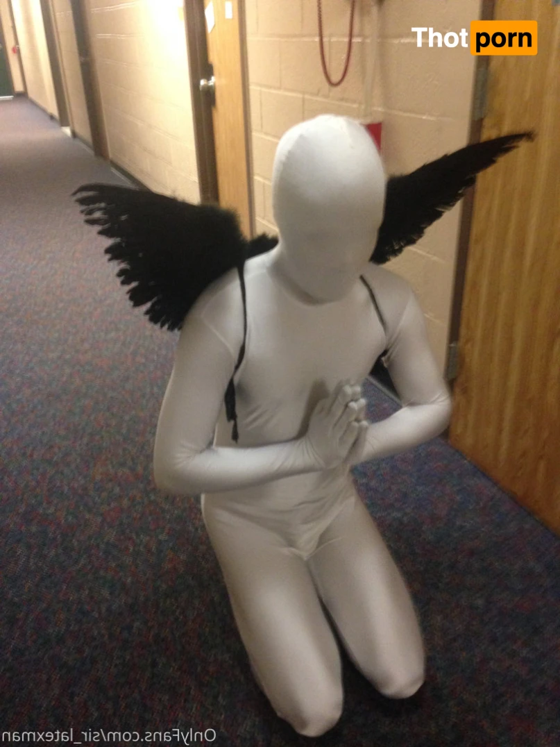 Sir_LatexMan 16472855