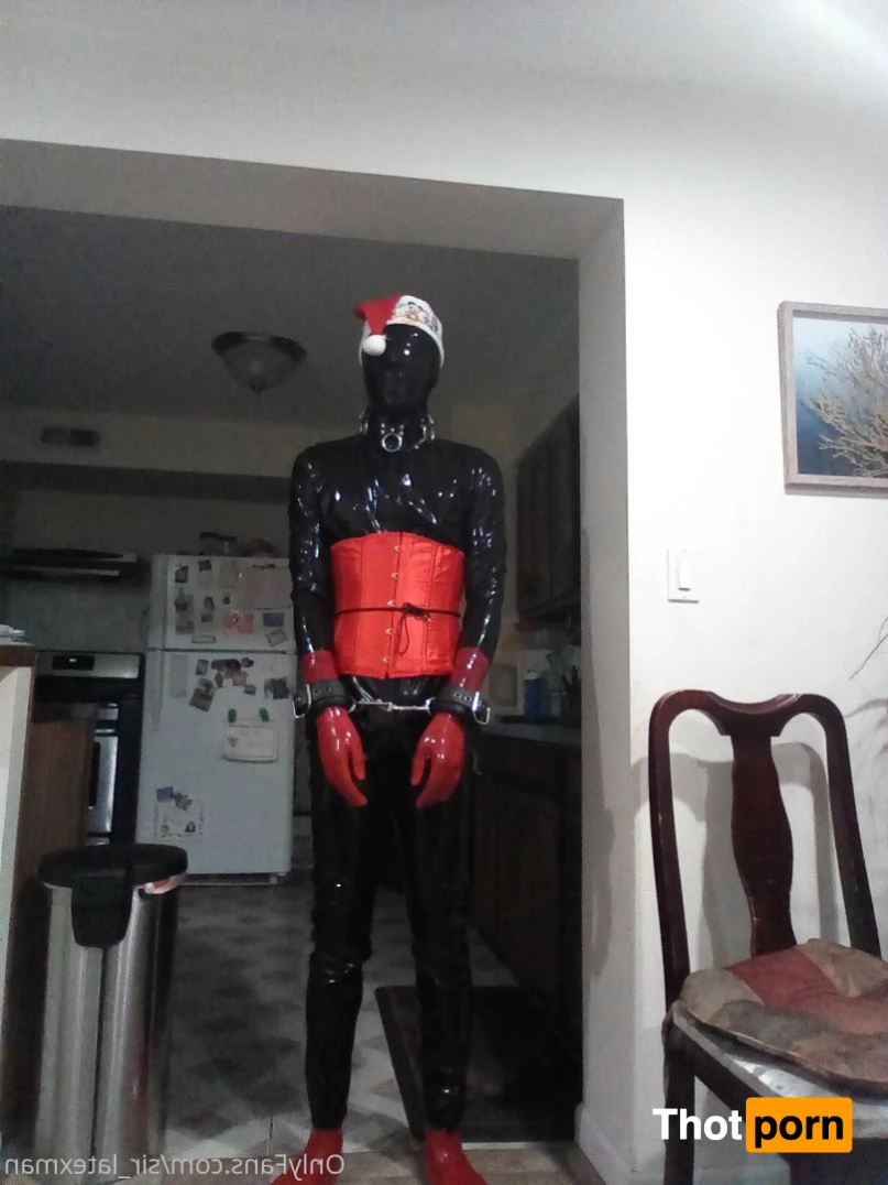 Sir_LatexMan 16472983