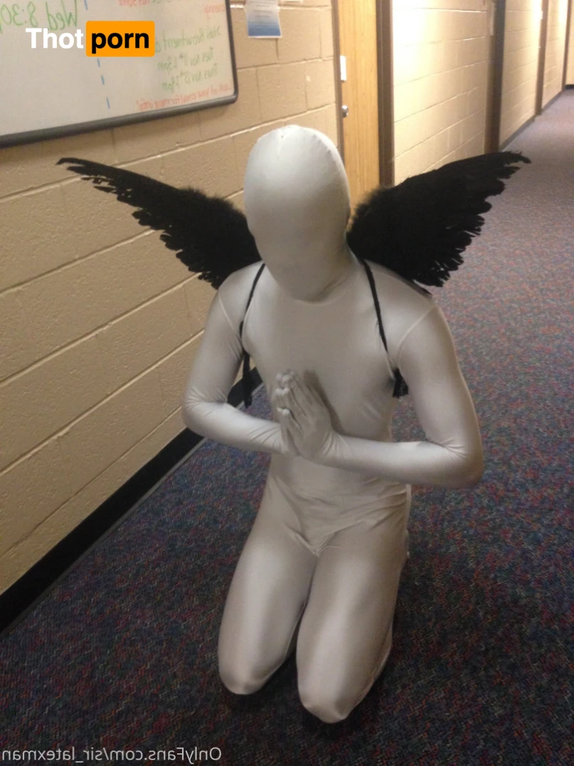 Sir_LatexMan 16473041