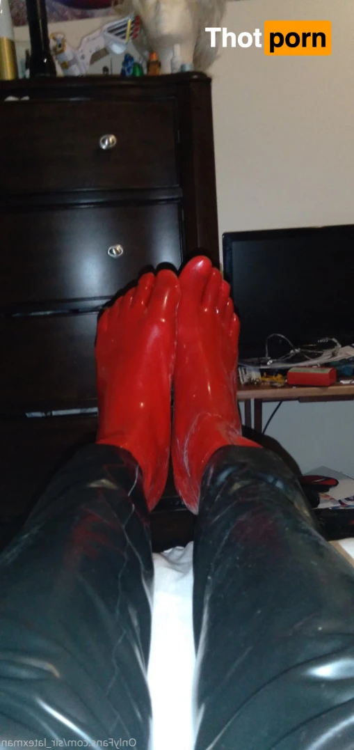 Sir_LatexMan 16473085