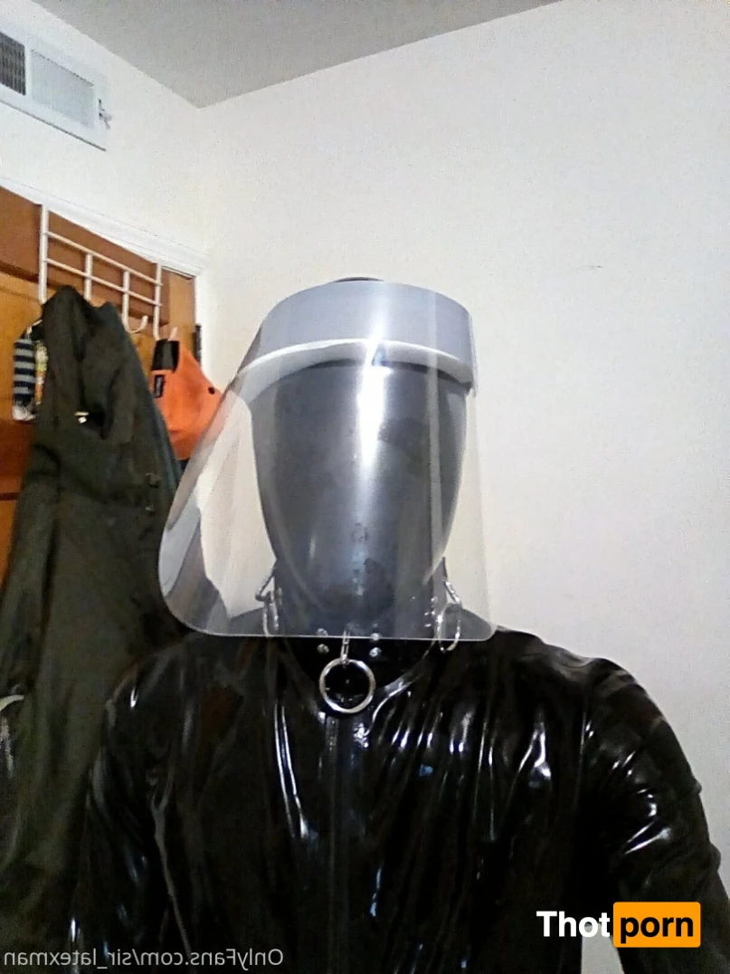 Sir_LatexMan 16473098