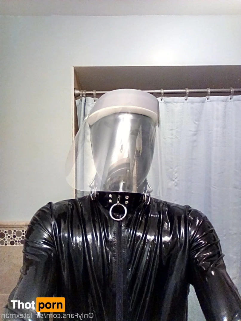 Sir_LatexMan 16473120