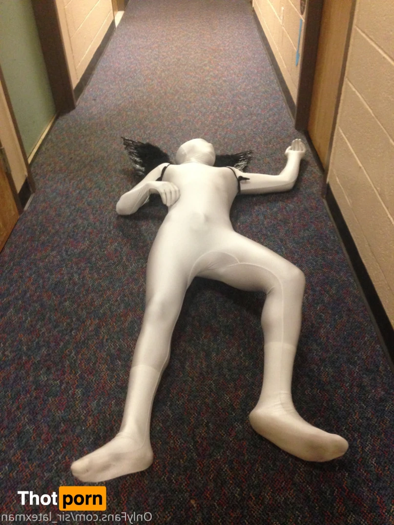 Sir_LatexMan 16473140