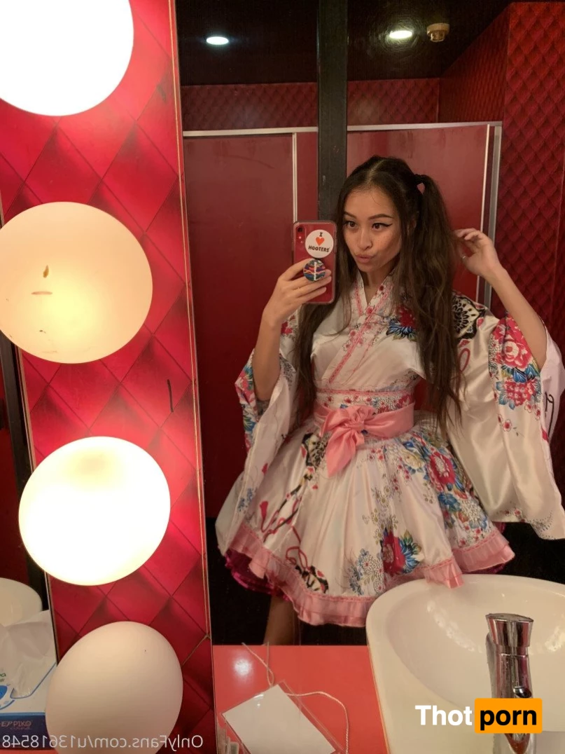 Official Kendama Babe 929312