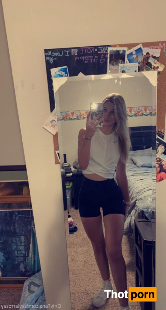 Skylar Rose 16430268