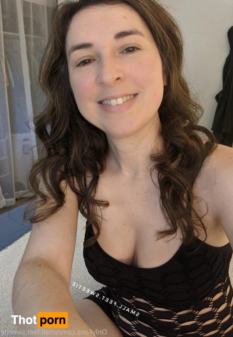 Goddess Alyssa 16409704