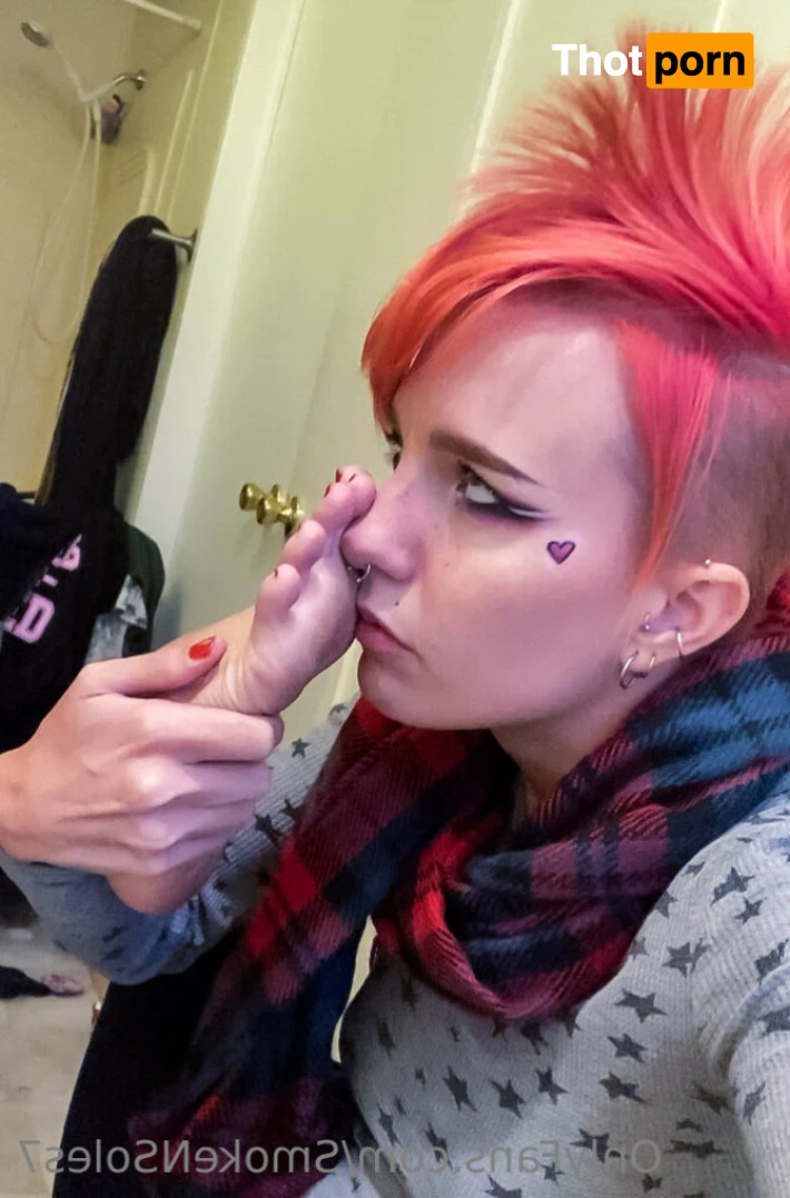 Daria Moore 16393015