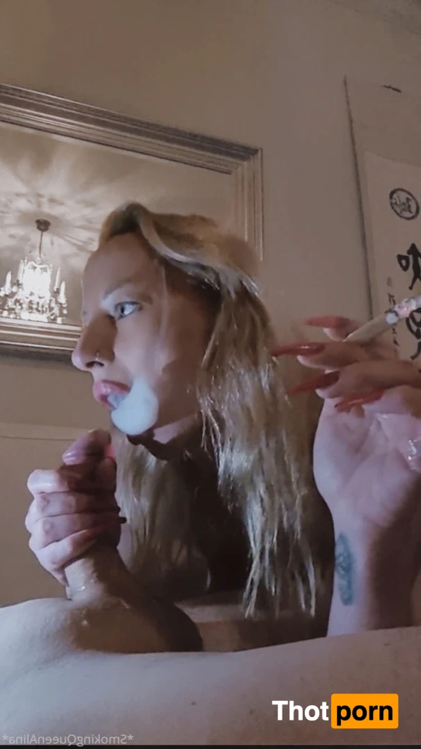 Smokingqueenalina 16390829