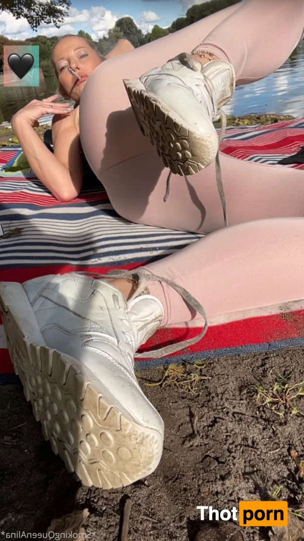 Smokingqueenalina 16390921