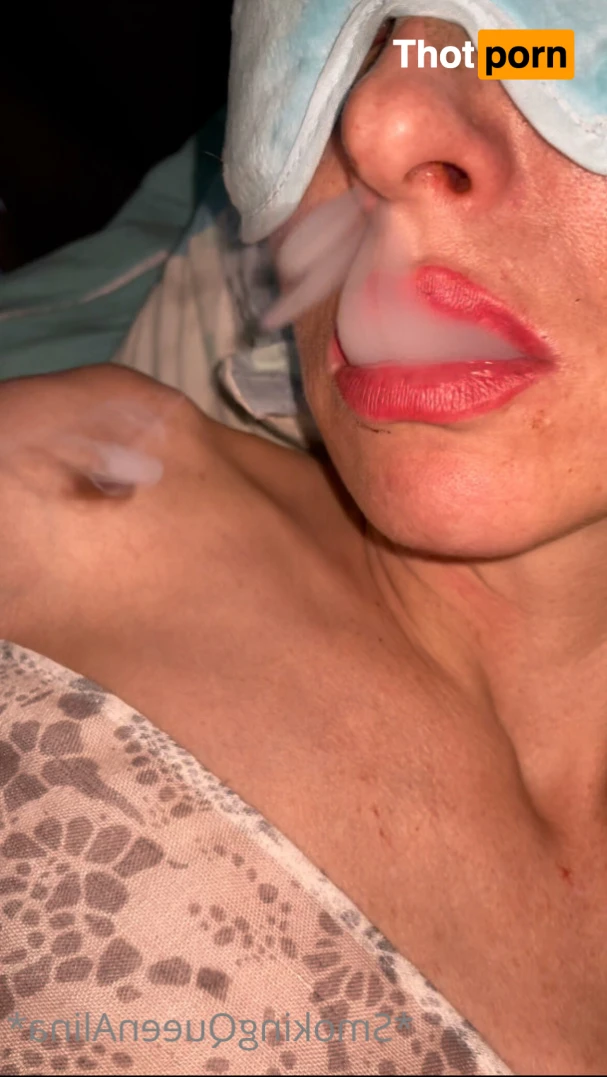 Smokingqueenalina 16390990