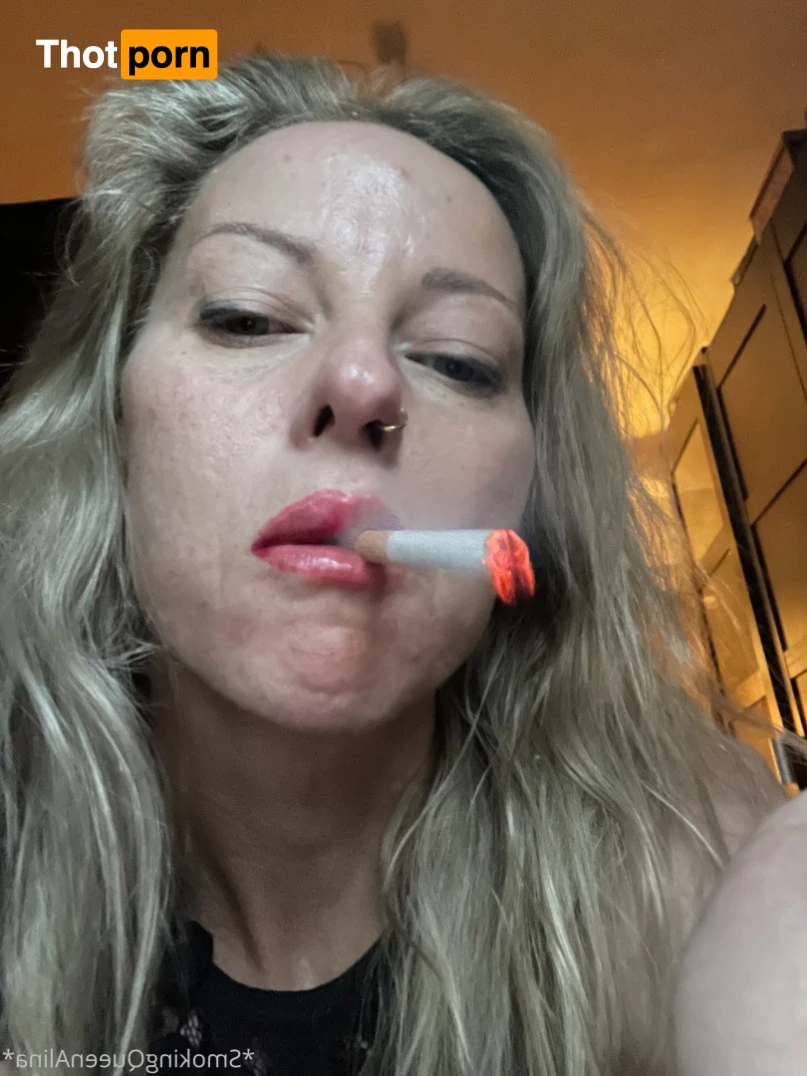 Smokingqueenalina 16391285
