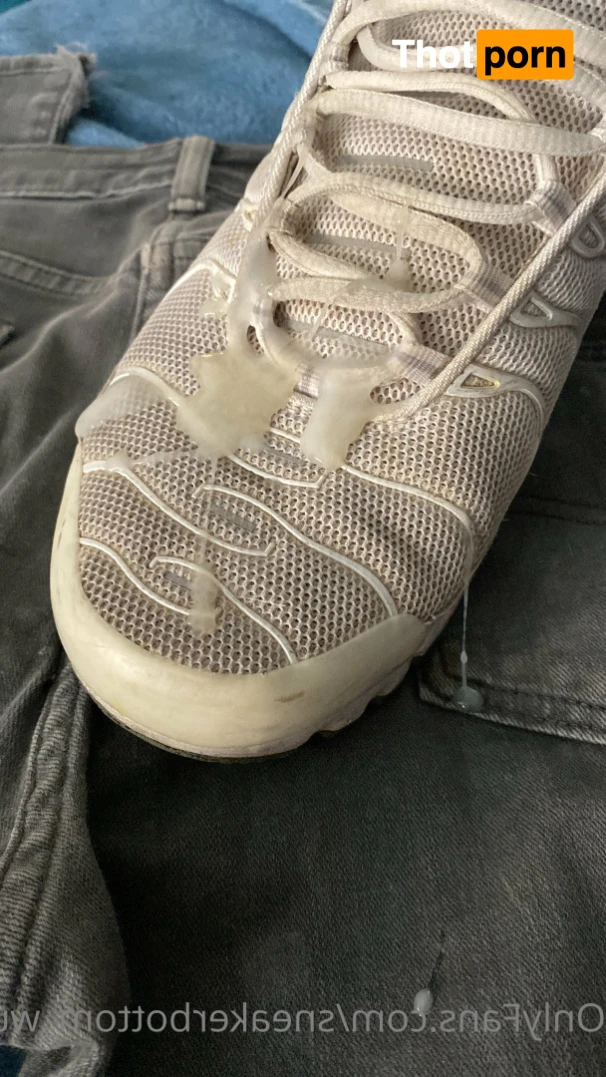 Sneaker/Sagger fun 10850988