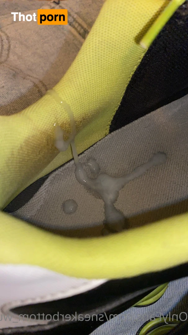 Sneaker/Sagger fun 10871845