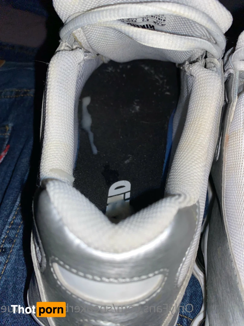 Sneaker/Sagger fun 16363989