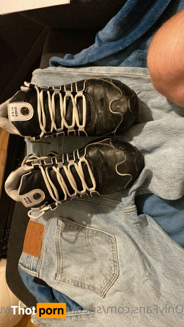 Sneaker/Sagger fun 16364080