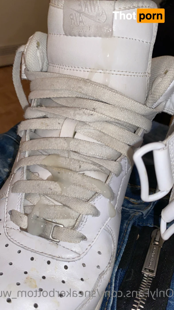 Sneaker/Sagger fun 16364117