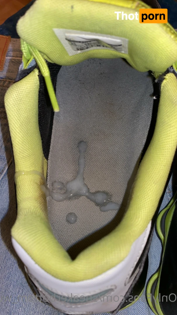 Sneaker/Sagger fun 16364156