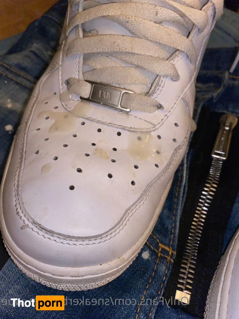 Sneaker/Sagger fun 16364325