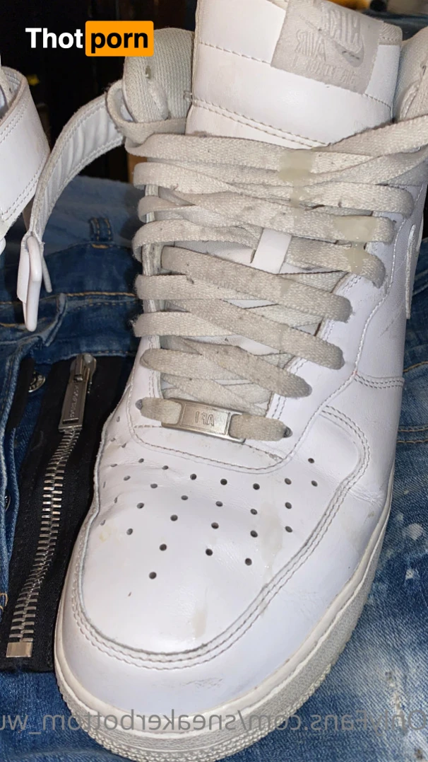 Sneaker/Sagger fun 16364345