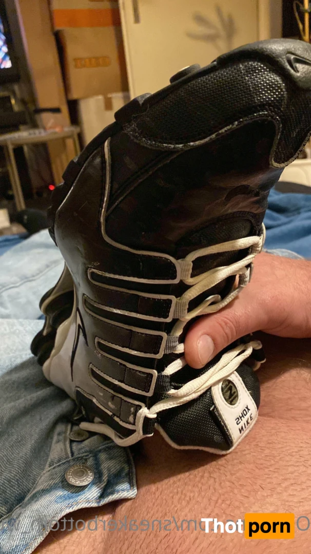 Sneaker/Sagger fun 16364417