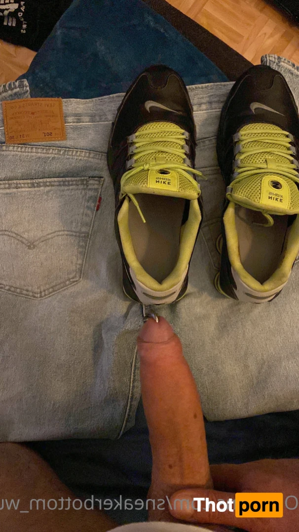 Sneaker/Sagger fun 16364465