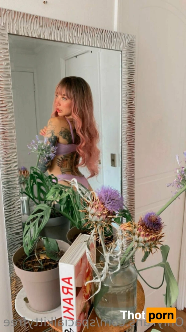 Gatita Spacial 10919754