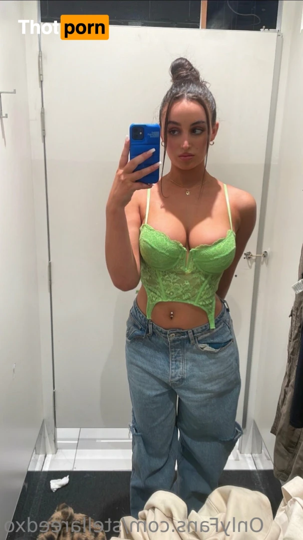 Stella Reed 16073400