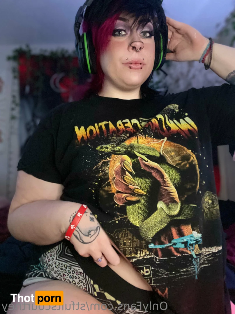 Stfuitscourtney 16060746