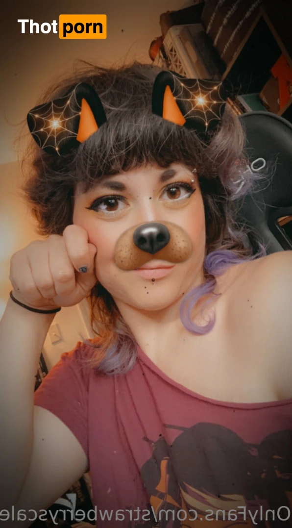 Strawberry Scales 16028870